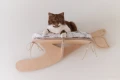 GAŁĄŹ D – półka na ścianę dla kota