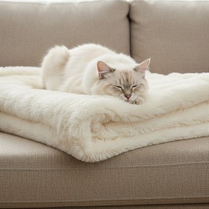 Gruby ciepły koc FLUFFY | puszysty, miękki koc z długim włosem | dostępne warianty