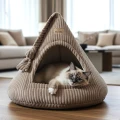 RATTLE CAT CAP – sensoryczna budka dla kota z zabawką